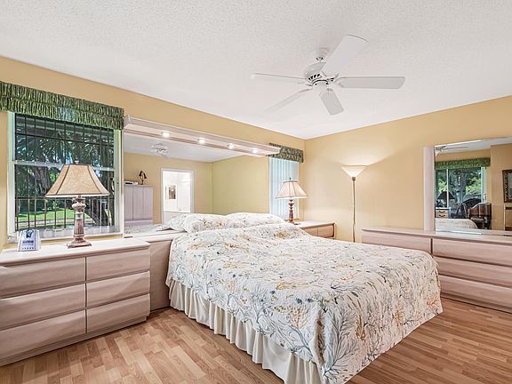 4th image of 7027 Summer Tree Drive #201