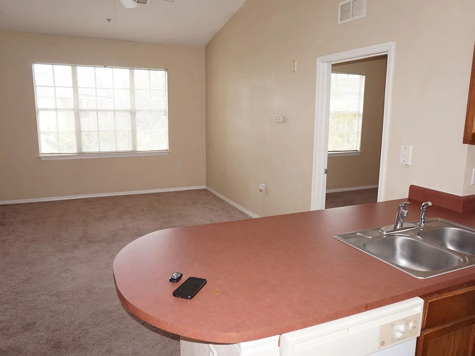1 bed, 615 sqft, $1,095 — Photo 2