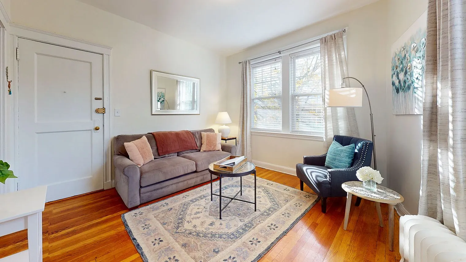 1 bed, 1.0 bath, 699 sqft, $3,558 — Photo 1