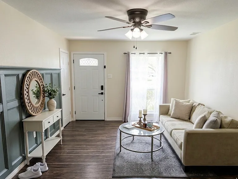 4002 Commonwealth Dr — Photo 4