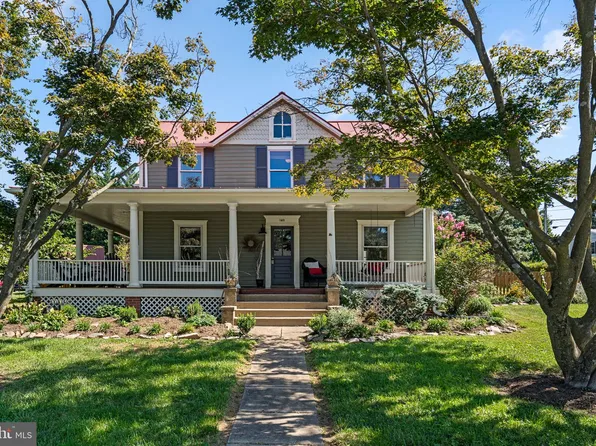 140 S 29th St, Purcellville, VA 20132