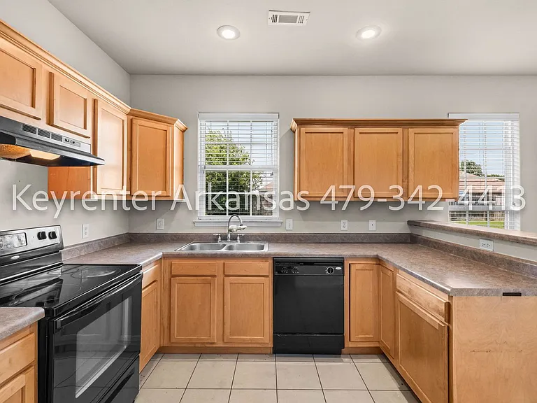 800 SW Summitchase Rd — Photo 13