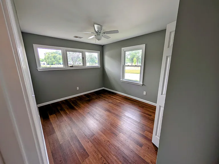4302 Mandalay Ave — Photo 16