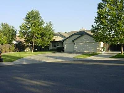 1st image of 415 Mast Ct