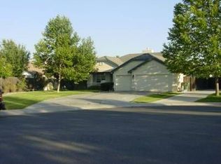 415 Mast Ct, Dixon, CA 95620