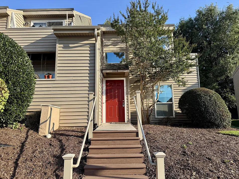1356 Bradley Dr