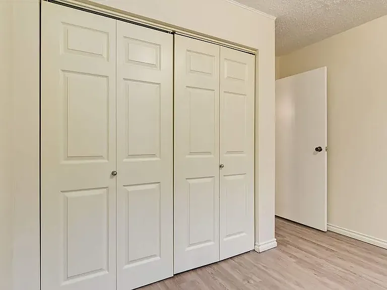 25 Howarth St #313 — Photo 8