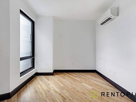 3rd image of 525 Franklin Ave #9N