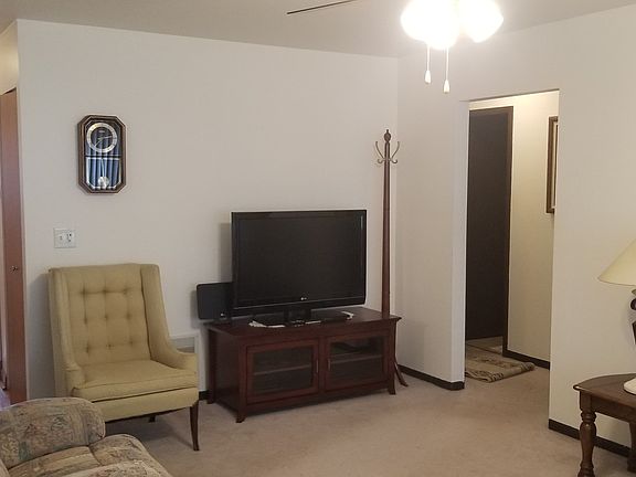 3rd image of 6874 W Touhy Ave APT C