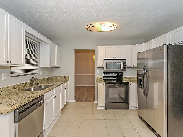 758 Kilkenny Cir — Photo 8