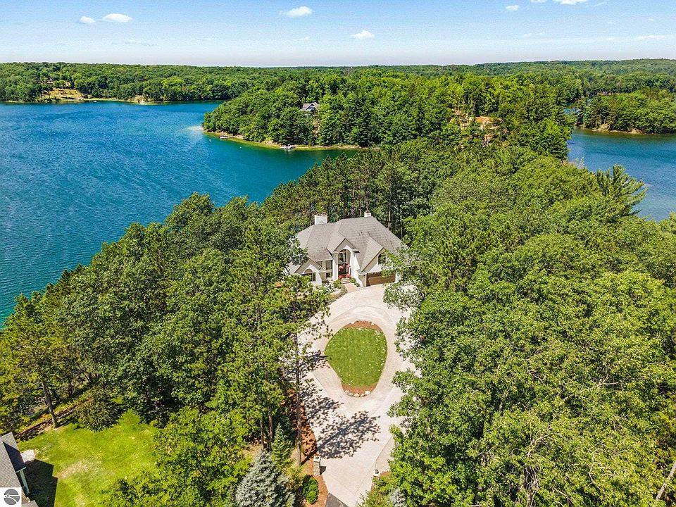 1888 E Arbutus Lake Rd, Traverse City, MI 49696 MLS 1903293 Zillow