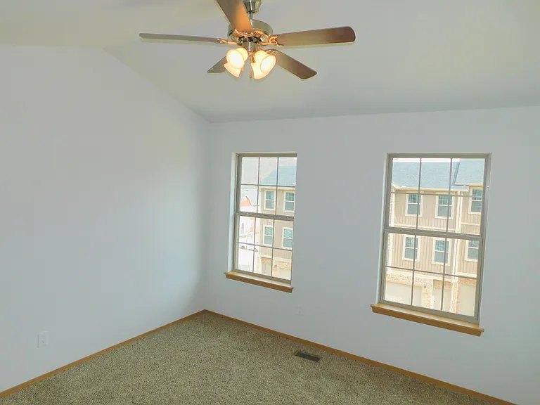 265 S Rolling Woods Way — Photo 6