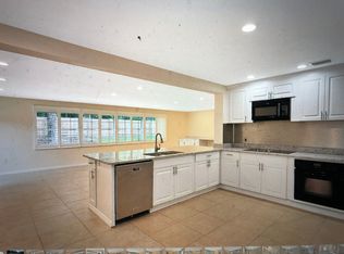 5326 Metro Dr, Orlando, FL 32818
