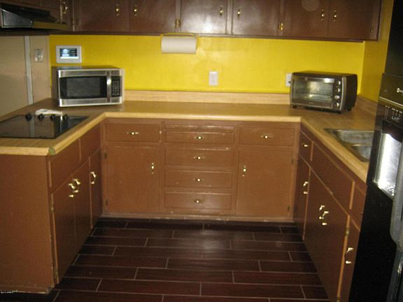 4th image of 3032 N 40th Dr