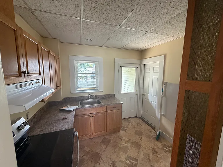 109 Washington St #1 — Photo 12