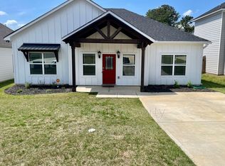 30 Vineyard Dr, Phenix City, AL 36869