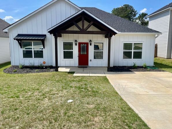 30 Vineyard Dr