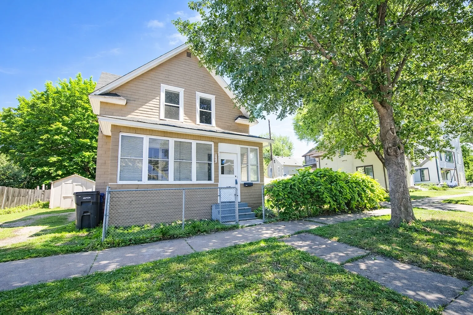 5 bed, $3,000 — Photo 1