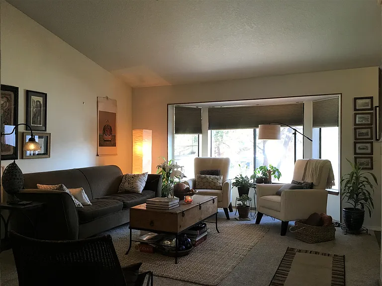 1614 NE Cackler Ln — Photo 5