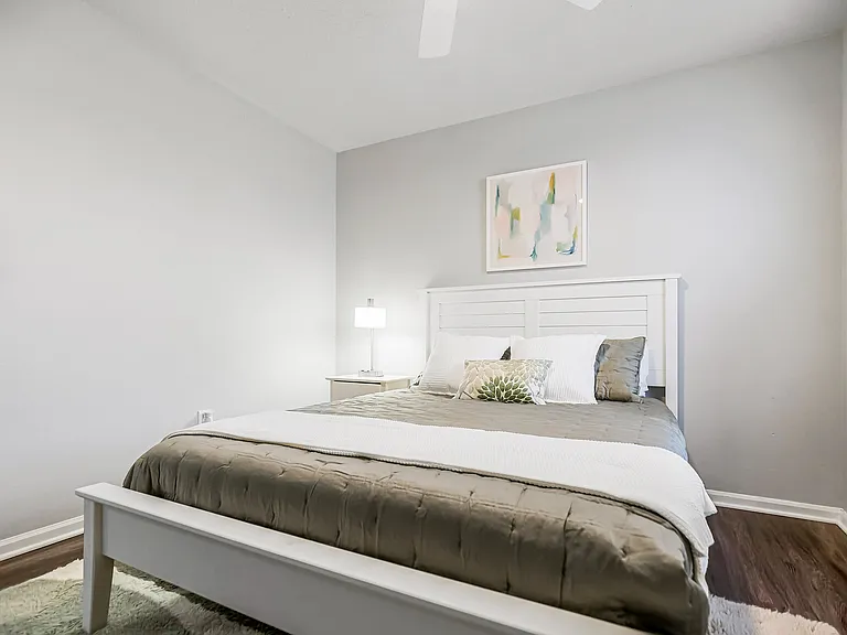 Lakewood Terrace — Photo 14