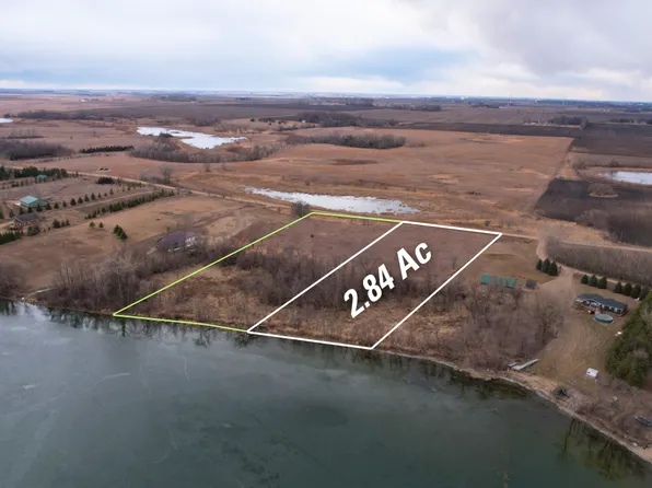 21542 Lake Ave, Morris, MN 56267