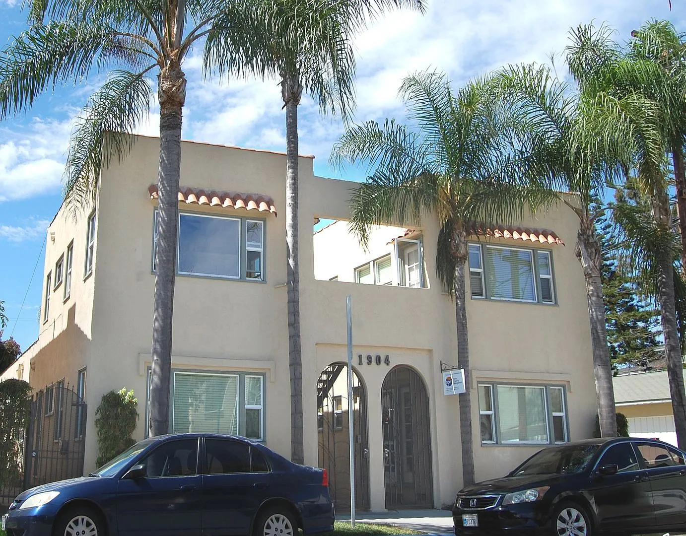 1904-1912 E Bermuda St — Photo 1