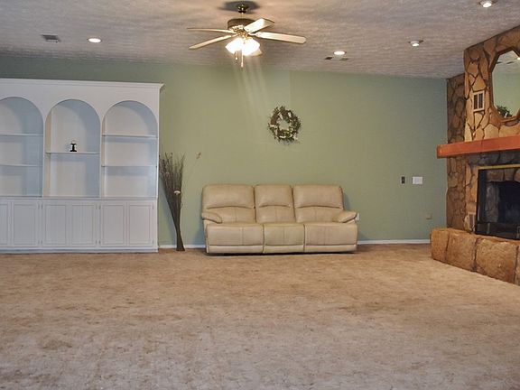 5th image of 708 E Oxley Blvd