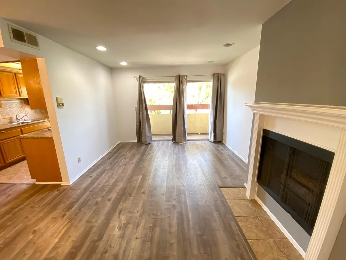 Building Photo - 14950 Burbank Blvd #101