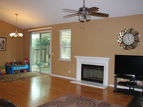 3rd image of 8009 Grand Sierra Ct