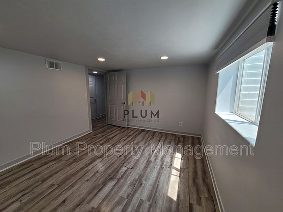 3rd image of 140 Cohosset Dr
