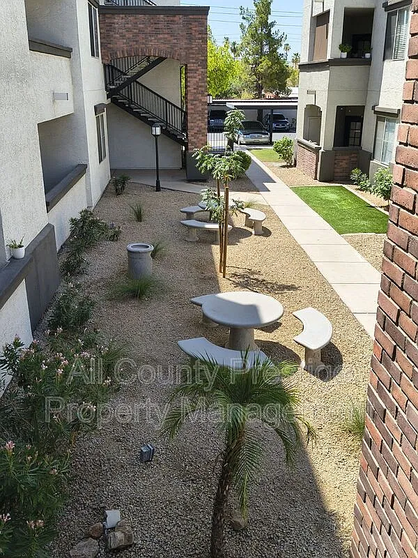 1 bed, 1.0 bath, 760 sqft, $1,395 — Photo 3