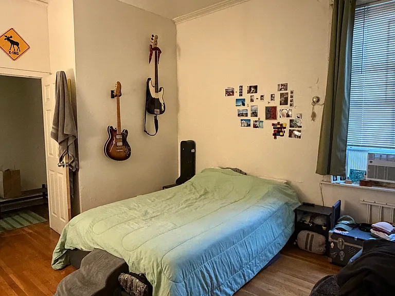 2037 Walnut St #3F — Photo 4