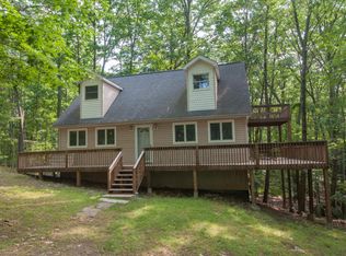 13 Ledge Dr, Lakeville, PA 18438