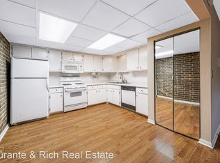 158 Bailey Rd #E, Naperville, IL 60565