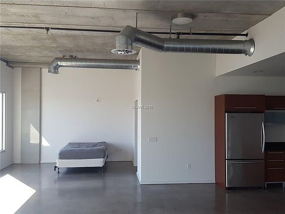 2nd image of 900 Las Vegas Blvd S Unit 1009