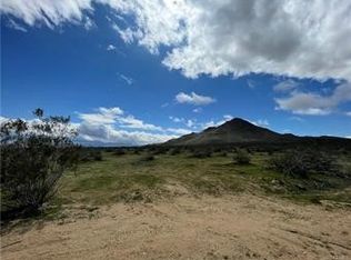 25 Falchion Rd, Apple Valley, CA 92307