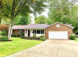 7280 Sandtree Ln, Mentor, OH 44060