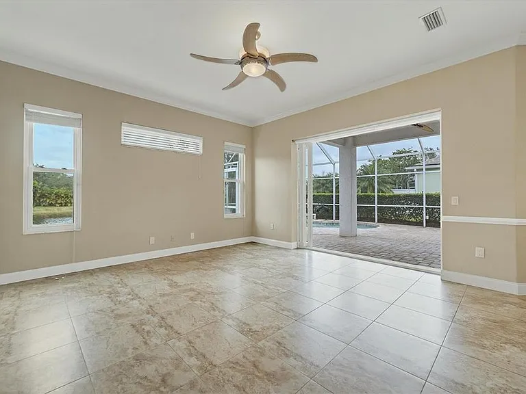 11709 Clubhouse Dr — Photo 18