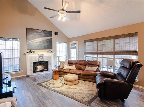 3rd image of 931 Plantation Dr