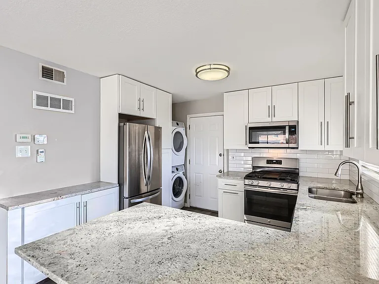 3658 N Gaylord St — Photo 1