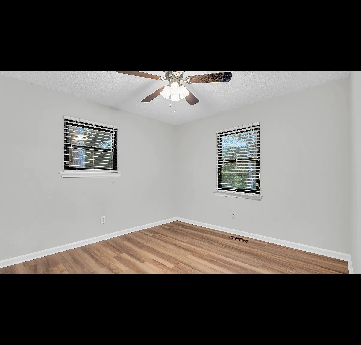 3 bed, 1002 sqft, $1,800 — Photo 4