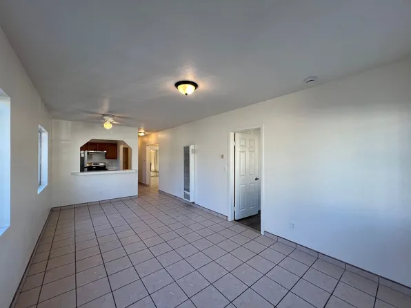 8416 1/2 Graham Ave, Los Angeles, CA 90001