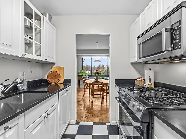 5410 Connecticut Ave NW #811A — Photo 17
