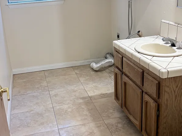 17735 Vista Point Dr, Victorville, CA 92395