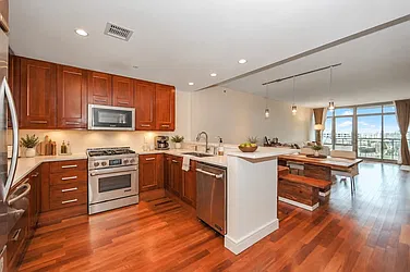 8100 River Road, #601