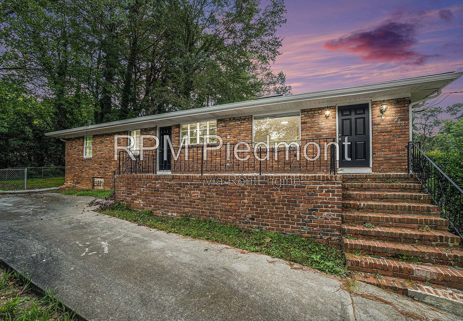 3 bed, 2.0 bath, 1350 sqft, $2,100 — Photo 1