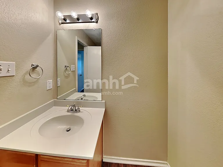 2124 Van Zandt Dr — Photo 16