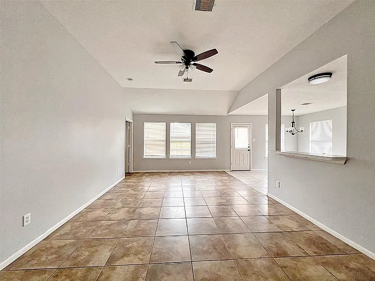5923 Shining Leaf Ct — Photo 2