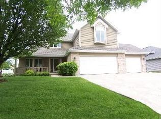 1105 Kensington St, Shorewood, IL 60404