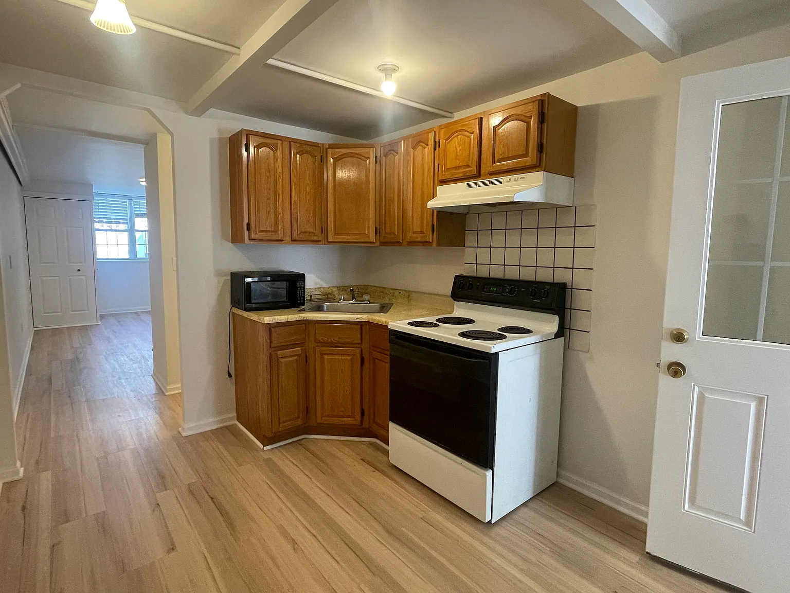 207 Onderdonk Ave — Photo 4